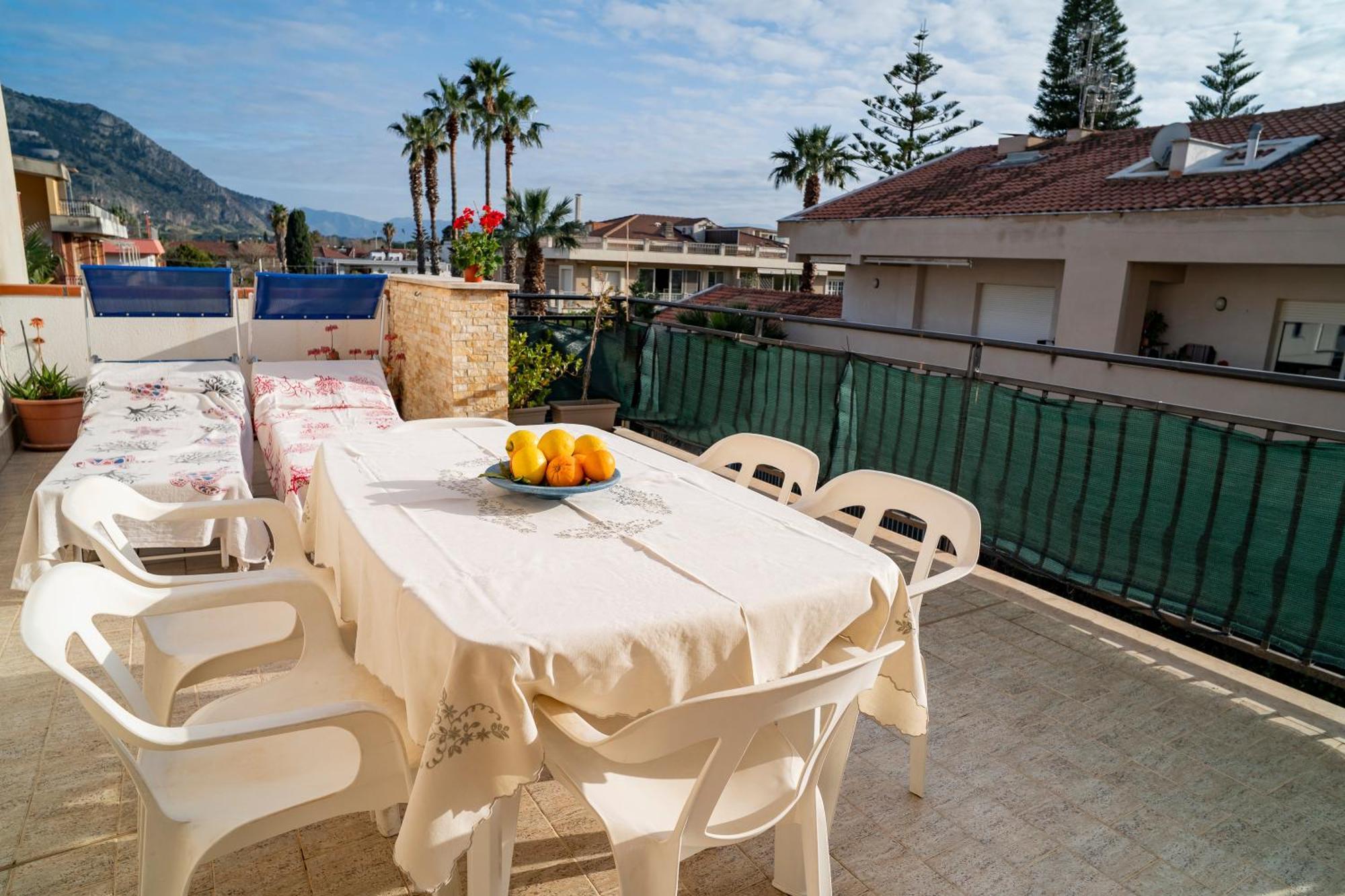 A Casa Di Mara Apartment Мондело Екстериор снимка