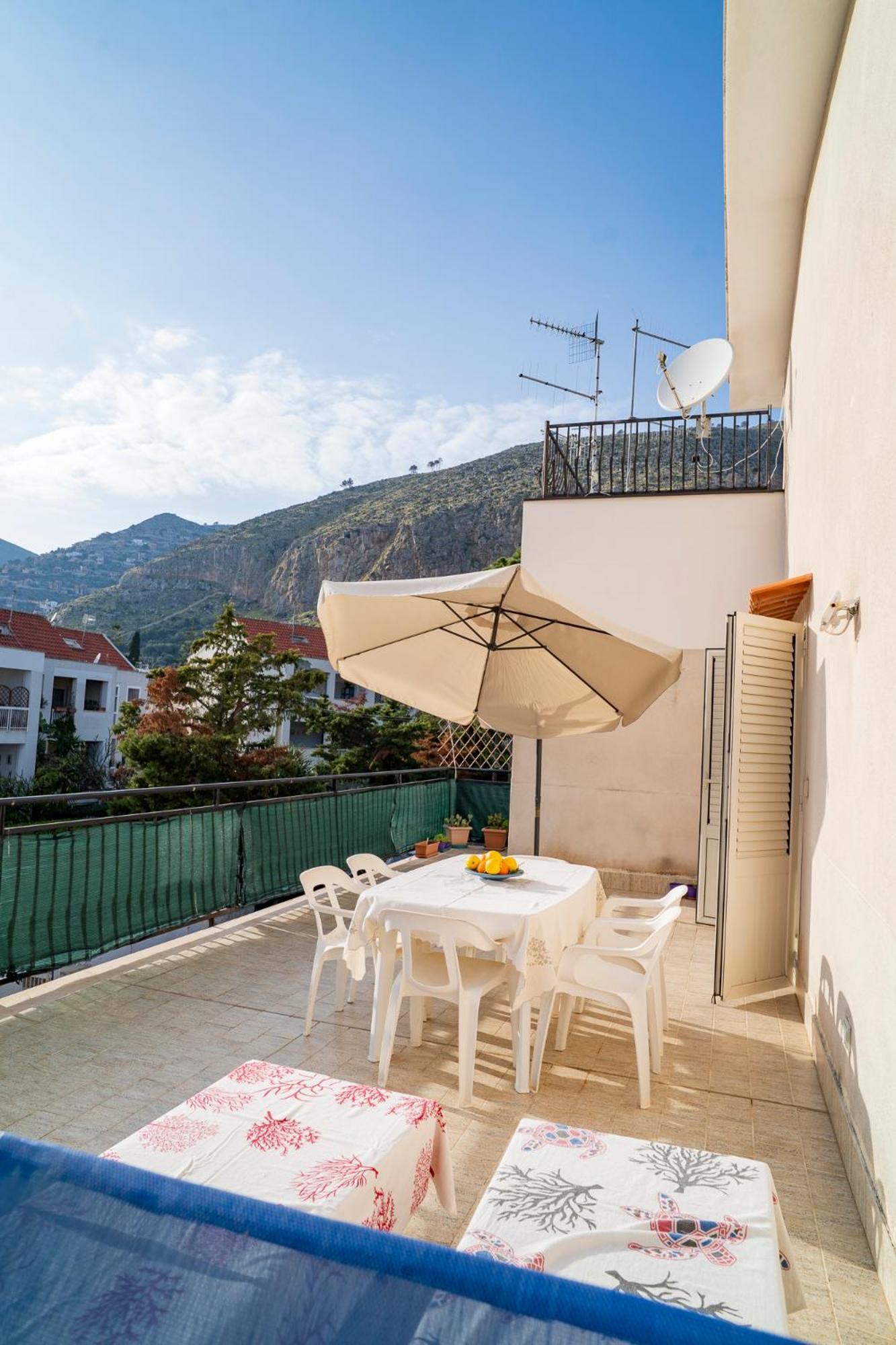 A Casa Di Mara Apartment Мондело Екстериор снимка