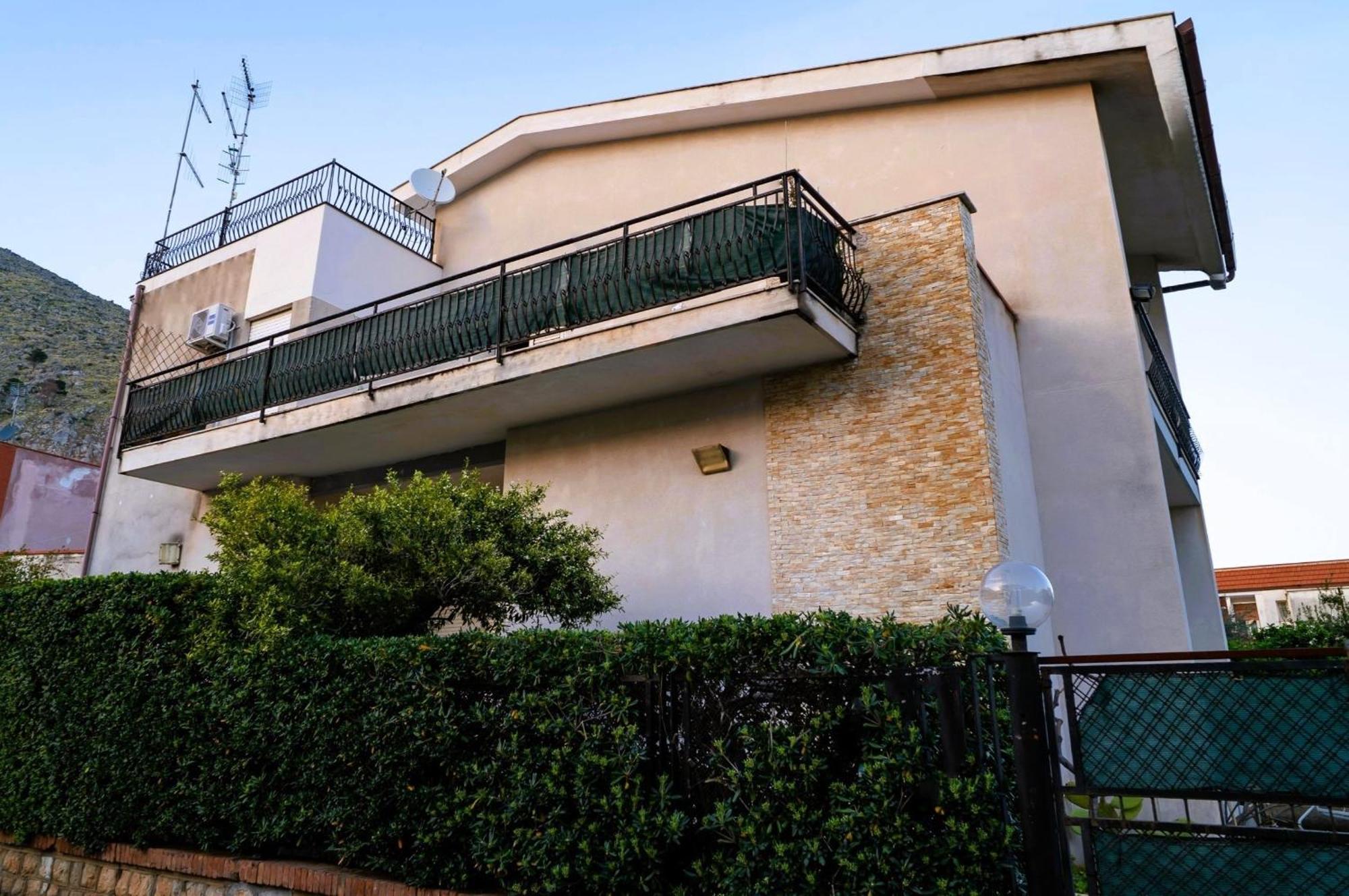 A Casa Di Mara Apartment Мондело Екстериор снимка